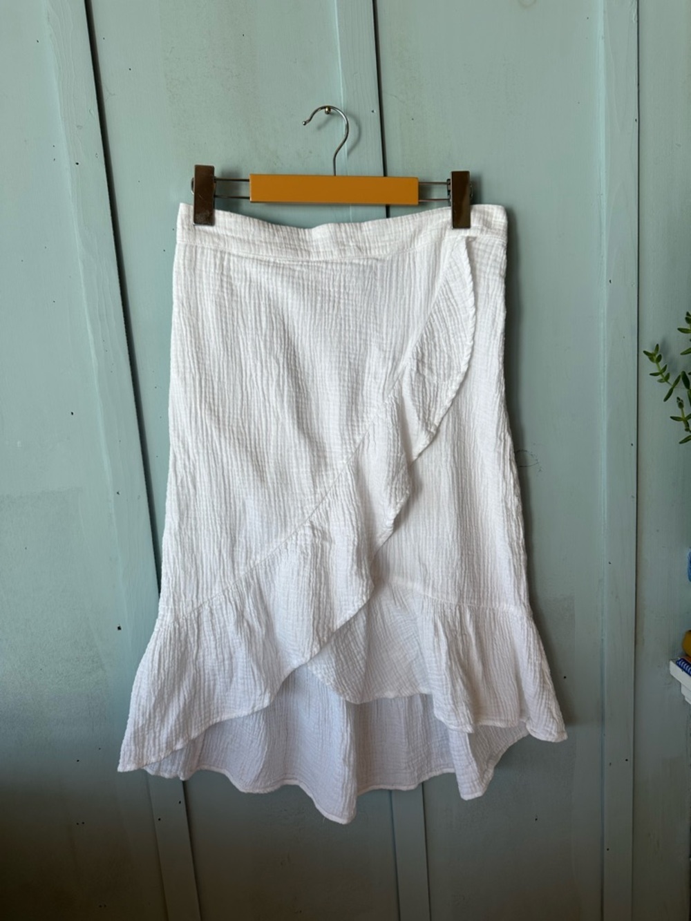Saks Fifth Avenue White Textured High-Low Ruffle Wrap Skirt - Picture 2 of 7